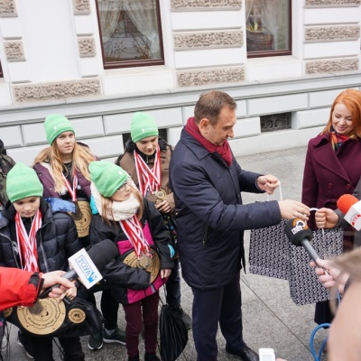 Siedem pasów mistrzowskich w grapplingu dla młodych łodzian